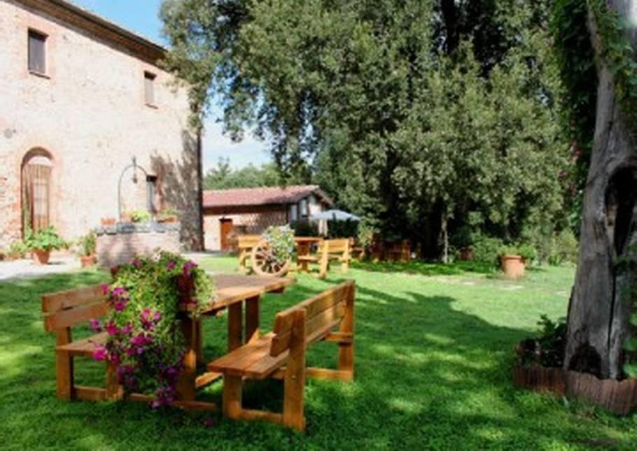 Agriturismo Tre Madonne มอนเตริจโจนี ภายนอก รูปภาพ