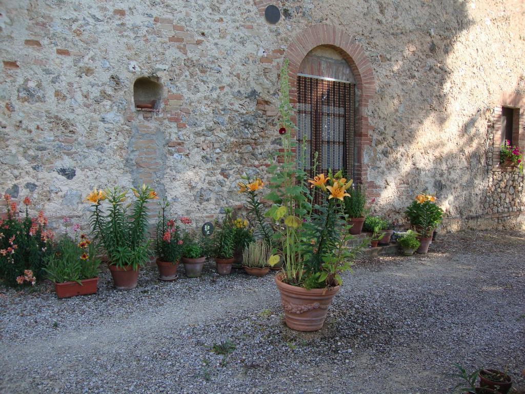 Agriturismo Tre Madonne มอนเตริจโจนี ห้อง รูปภาพ