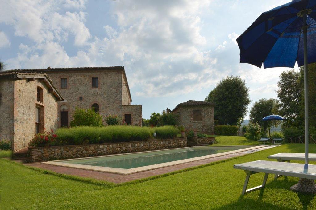 Agriturismo Tre Madonne มอนเตริจโจนี ภายนอก รูปภาพ
