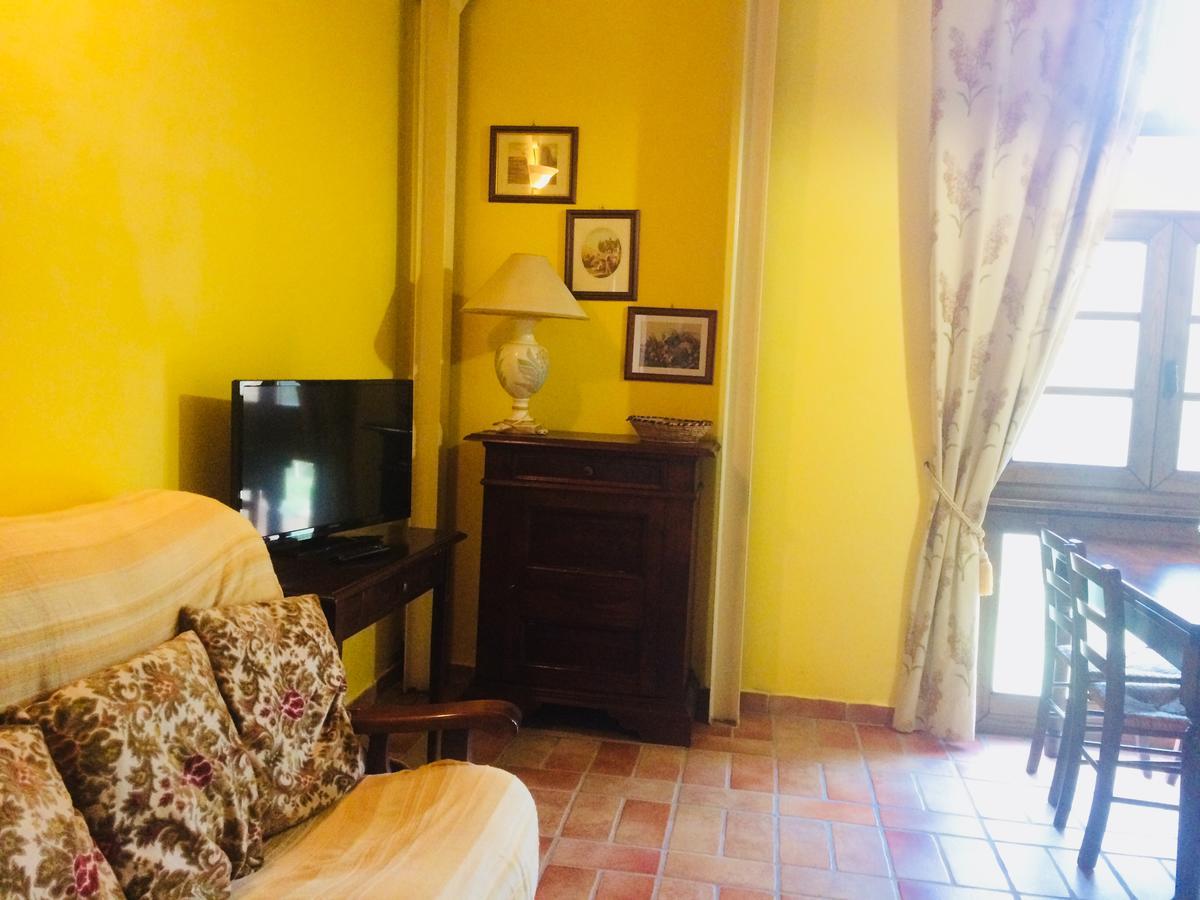 Agriturismo Tre Madonne มอนเตริจโจนี ภายนอก รูปภาพ
