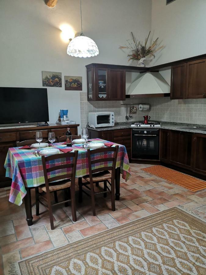 Agriturismo Tre Madonne มอนเตริจโจนี ภายนอก รูปภาพ